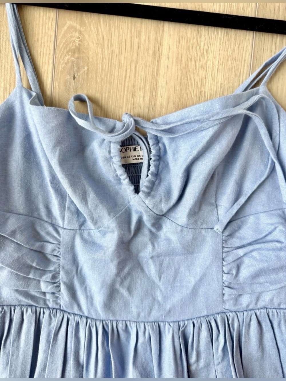 Sophie Rue Finn Dress XS
French Blue Tie Front Midi Smocked Back EUC Coastal EUC - Picture 9 of 14